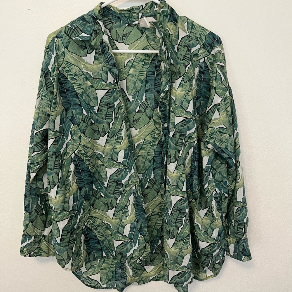 H&M Green Tropical Palm Long Sleeve Button Up